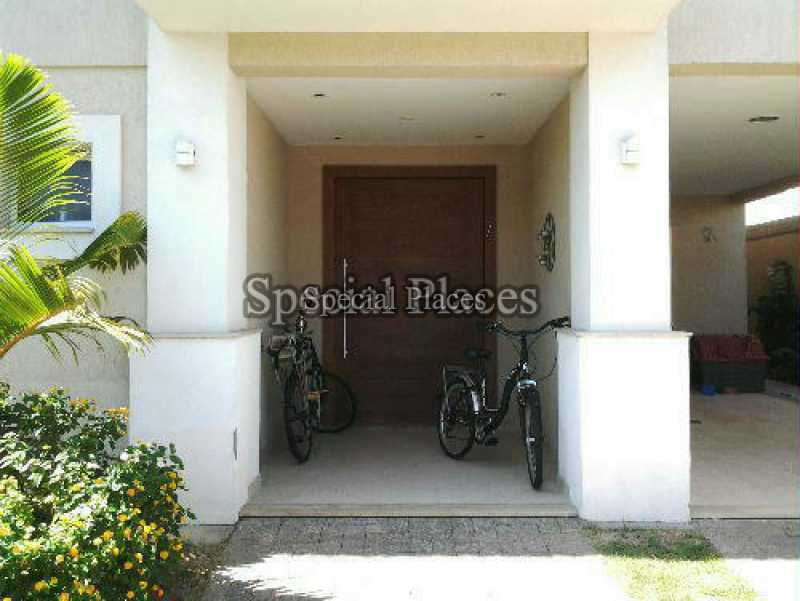 Conheça entrada 1 do imóvel - Casa Para Venda ou Aluguel no Condomínio Barra, Quintas do Rio - Barra da Tijuca - Rio de Janeiro - RJ - LOC1168 - 13 entrada 1