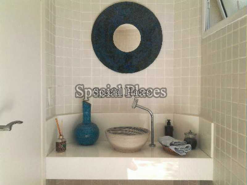 Conheça lavabo_pisci do imóvel - Casa Para Venda ou Aluguel no Condomínio Barra, Quintas do Rio - Barra da Tijuca - Rio de Janeiro - RJ - LOC1168 - 7 lavabo_pisci