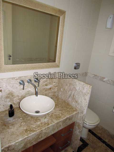 Conheça 14 lavabo do imóvel - Casa linear, próxima a farto comercio! 4 suítes - BAC6071 - 15 14 lavabo