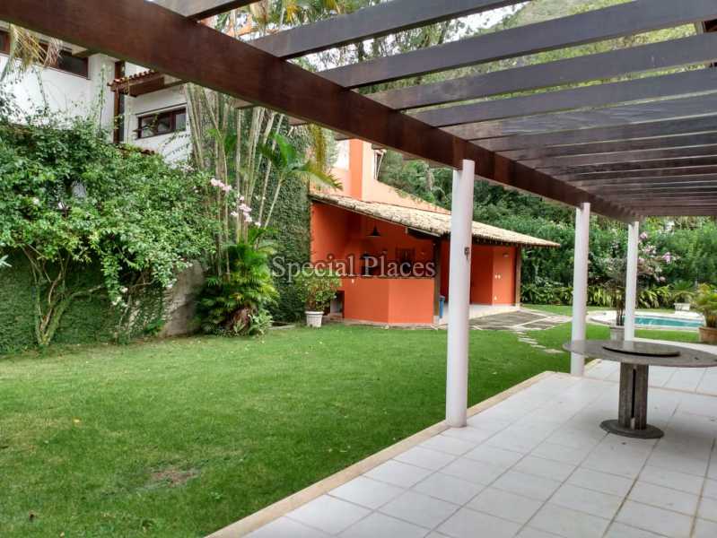 Conheça 20 pergolado. do imóvel - Casa Para Alugar no Condomínio Itanhangá, Jardim - Itanhangá - Rio de Janeiro - RJ - LOC1199 - 21 20 pergolado.