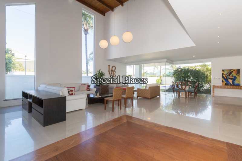 Conheça 7 - sala de estar do imóvel - Casa em Condomínio Barra, Quintas do Rio, Barra da Tijuca, Rio de Janeiro, RJ Para Alugar, 4 Quartos, 424m² - LOC1100A - 9 7 - sala de estar