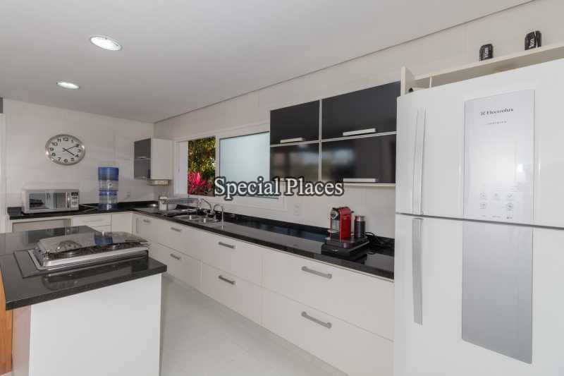 Conheça 10 - copa cozinha do imóvel - Casa em Condomínio Barra, Quintas do Rio, Barra da Tijuca, Rio de Janeiro, RJ Para Alugar, 4 Quartos, 424m² - LOC1100A - 12 10 - copa cozinha