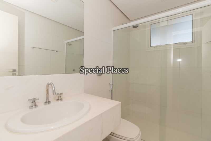 Conheça 14 - banheiro suite 1 do imóvel - Casa em Condomínio Barra, Quintas do Rio, Barra da Tijuca, Rio de Janeiro, RJ Para Alugar, 4 Quartos, 424m² - LOC1100A - 16 14 - banheiro suite 1