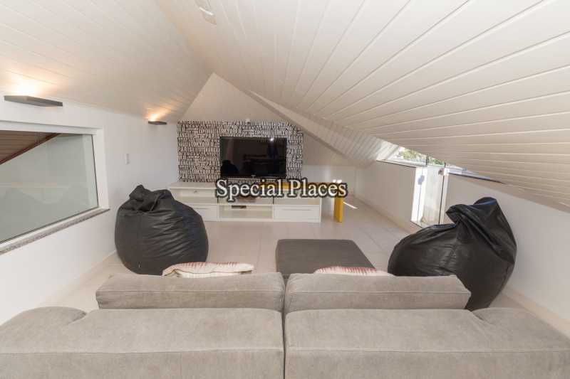 Conheça 21 - sotão do imóvel - Casa em Condomínio Barra, Quintas do Rio, Barra da Tijuca, Rio de Janeiro, RJ Para Alugar, 4 Quartos, 424m² - LOC1100A - 23 21 - sotão
