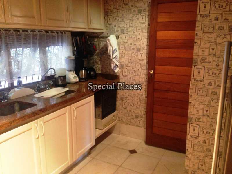 Conheça 13 - cozinha do imóvel - CASA PARA COLECIONADOR DE VEICULOS - GARAGEM EXPOSITORA PARA 10 CARROS -QUADRA TENIS - LOC1117A - 14 13 - cozinha