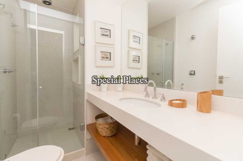 Conheça 27 - BANHEIRO SUITE do imóvel - Casa em Condomínio Itanhangá, Reserva, Itanhangá, Rio de Janeiro, RJ Para Alugar, 4 Quartos, 540m² - LOC1106A - 28 27 - BANHEIRO SUITE