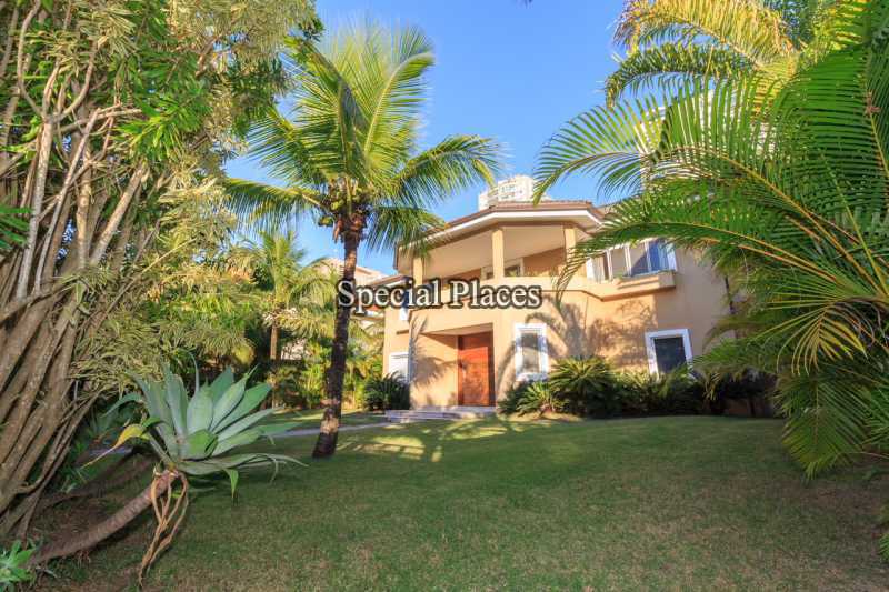 Conheça 1 - FACHADA do imóvel - CASA 5 SUITES, ACESSO DIRETO A PRAIA, PERFEITA PARA CRIANÇAS - LOC1078A - 1 1 - FACHADA - CASA 5 SUITES, ACESSO DIRETO A PRAIA, PERFEITA PARA CRIANÇAS - LOC1078A - 1