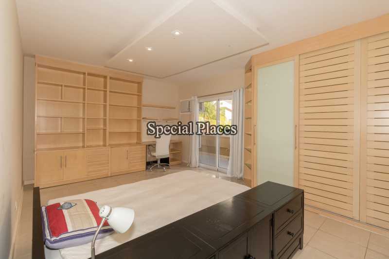 Conheça 13 - SUITE 1 do imóvel - CASA 5 SUITES, ACESSO DIRETO A PRAIA, PERFEITA PARA CRIANÇAS - LOC1078A - 14 13 - SUITE 1 - CASA 5 SUITES, ACESSO DIRETO A PRAIA, PERFEITA PARA CRIANÇAS - LOC1078A - 14