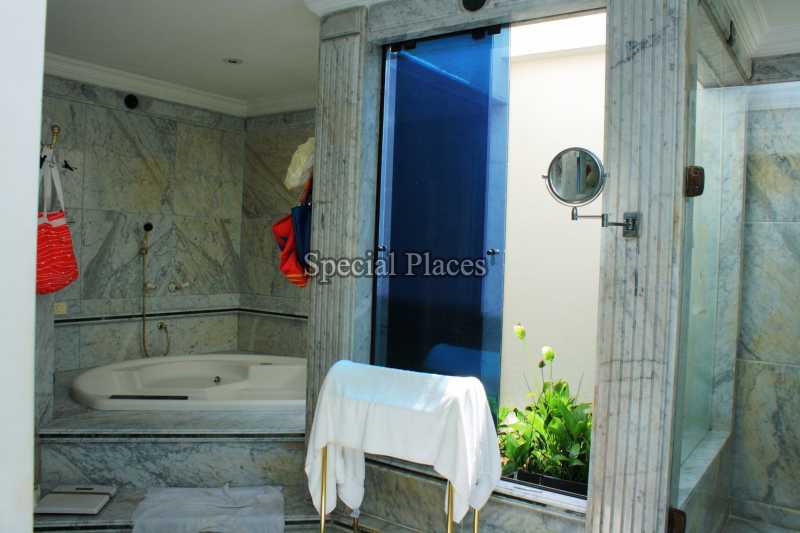 Conheça 18banheiromaster do imóvel - Casa em Condomínio Barra, Park Palace, Barra da Tijuca, Rio de Janeiro, RJ Para Alugar, 6 Quartos, 1000m² - LOC1033A - 19 18banheiromaster