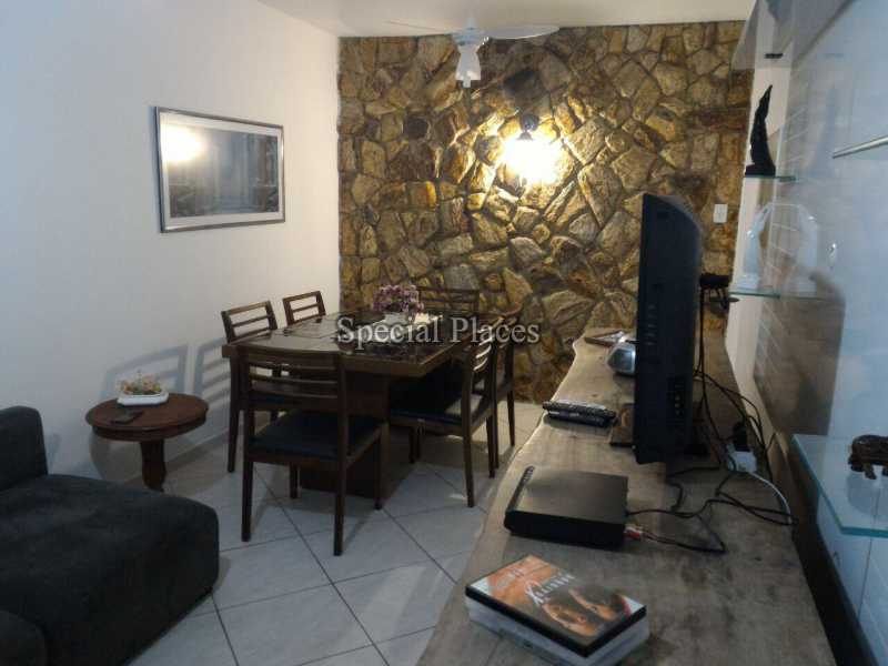 Conheça 6 SALA do imóvel - Casa em Condomínio Barra, Jardim Barra da Tijuca, Barra da Tijuca, Rio de Janeiro, RJ Para Alugar, 2 Quartos, 80m² - LOC1208T - 8 6 SALA