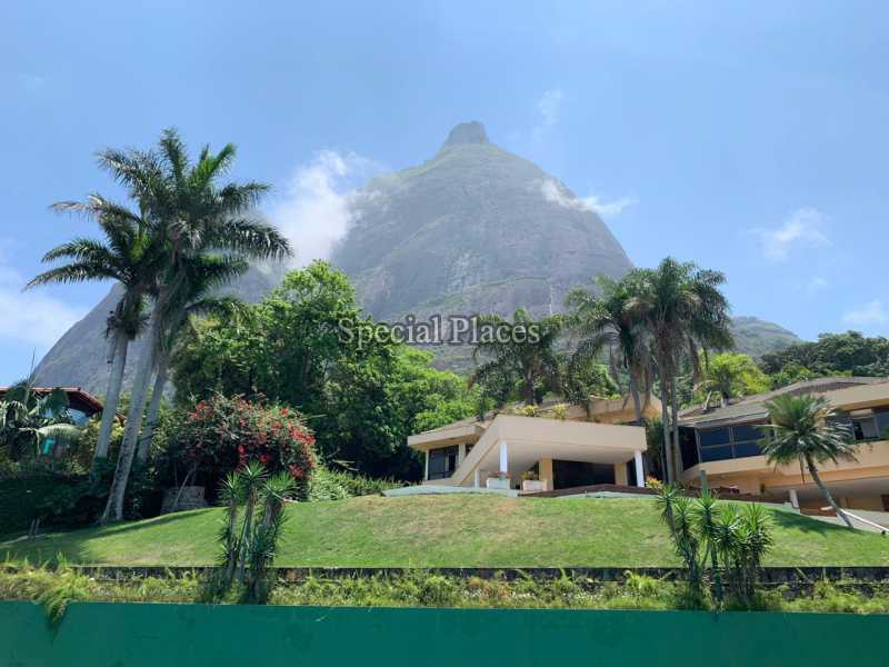 Conheça 1 fachada do imóvel - Casa São Conrado, Rio de Janeiro, RJ Para Alugar, 5 Quartos, 900m² - LOC1210T - 4 1 fachada