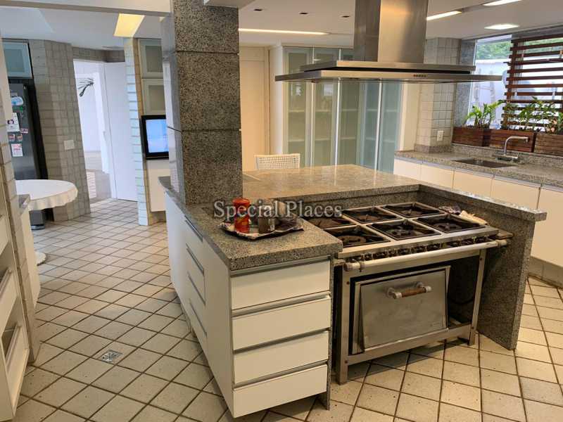 Conheça COPA COZINHA do imóvel - Casa em Condomínio Joatinga, Joá, Rio de Janeiro, RJ Para Alugar, 4 Quartos, 686m² - LOC1203A - 13 COPA COZINHA