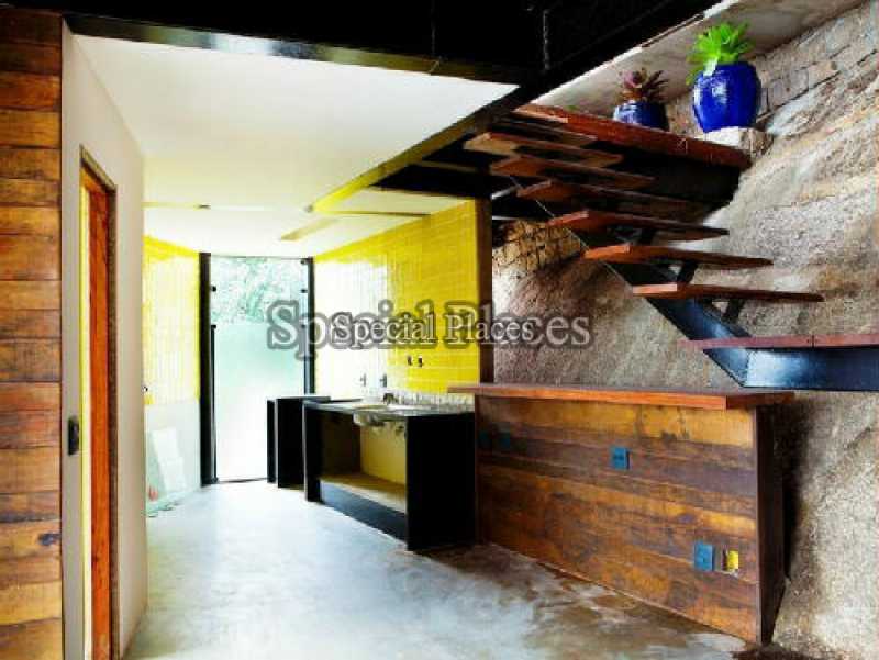 Conheça 16 cozinha do imóvel - Casa Barra da Tijuca, Rio de Janeiro, RJ Para Alugar, 4 Quartos, 750m² - LOC1219A - 17 16 cozinha
