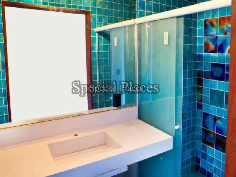 Conheça 21 banheiro do imóvel - Casa Barra da Tijuca, Rio de Janeiro, RJ Para Alugar, 4 Quartos, 750m² - LOC1219A - 22 21 banheiro