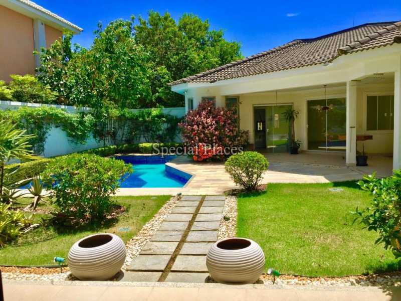 Conheça 2 fachada do imóvel - Casa em Condomínio Barra, Quintas do Rio, Barra da Tijuca, Rio de Janeiro, RJ Para Alugar, 5 Quartos, 577m² - LOC1221A - 4 2 fachada