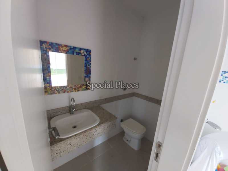 Conheça 6 lavabo do imóvel - Casa em Condomínio Barra, Quintas do Rio, Barra da Tijuca, Rio de Janeiro, RJ Para Alugar, 5 Quartos, 577m² - LOC1221A - 8 6 lavabo