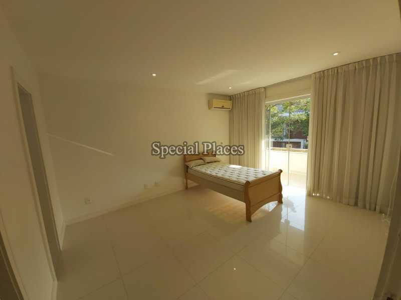 Conheça 13 suite do imóvel - Casa em Condomínio Barra, Quintas do Rio, Barra da Tijuca, Rio de Janeiro, RJ Para Alugar, 5 Quartos, 577m² - LOC1221A - 14 13 suite