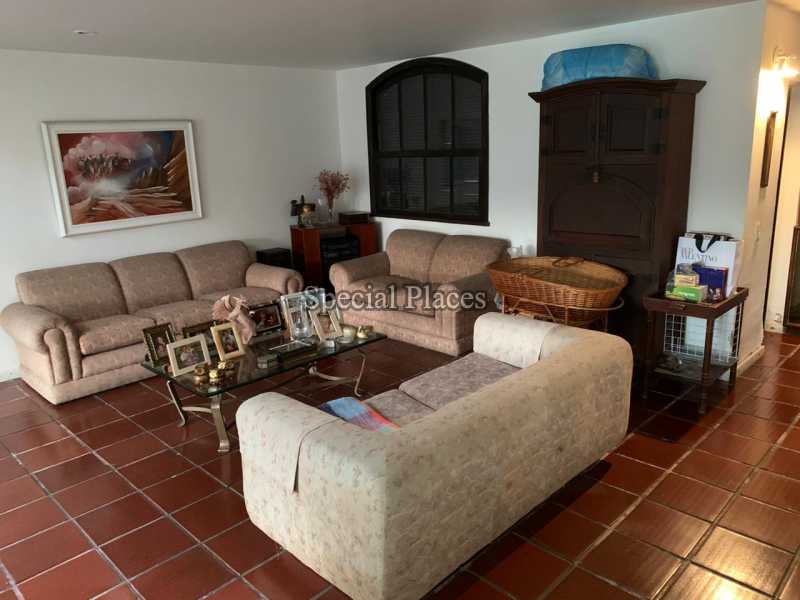 Conheça 10 SALA do imóvel - CASA À VENDA NA BARRA DA TIJUCA - RIO DE JANEIRO/RJ - BAC6136 - 11 10 SALA