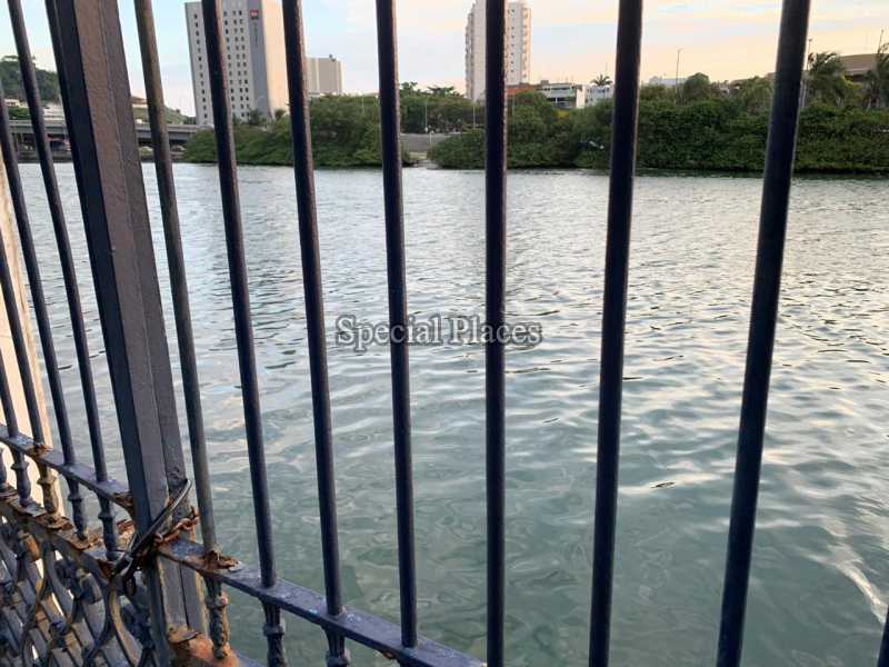 Conheça 3 VISTA ÁGUA DA LAGOA do imóvel - CASA À VENDA NA BARRA DA TIJUCA - RIO DE JANEIRO/RJ - BAC6136 - 4 3 VISTA ÁGUA DA LAGOA