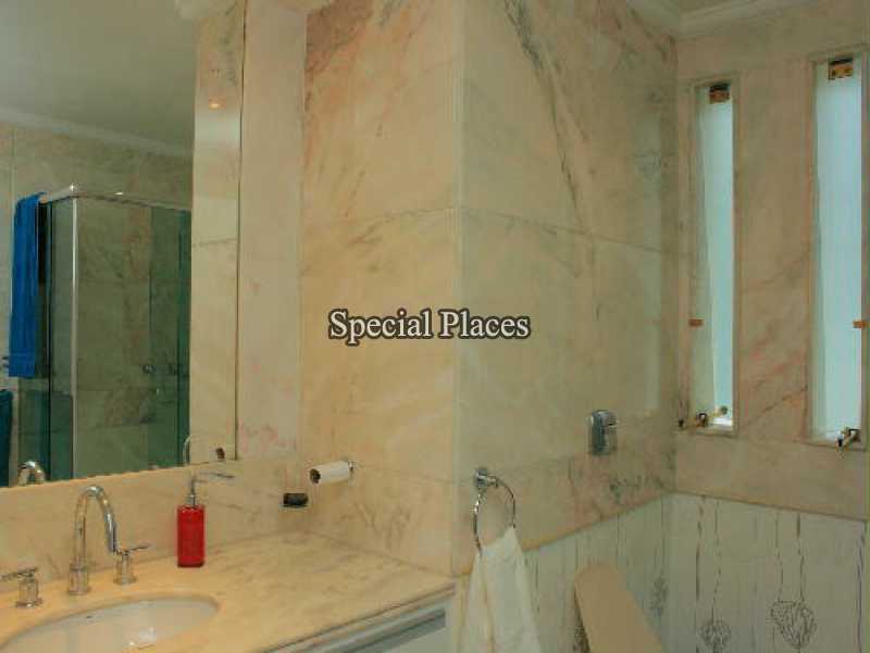 Conheça 18 banheiro suite do imóvel - Casa em Condomínio Barra, Min. Lafayette de Andrade, Barra da Tijuca, Rio de Janeiro, RJ Para Alugar, 5 Quartos, 1057m² - LOC1043T - 19 18 banheiro suite