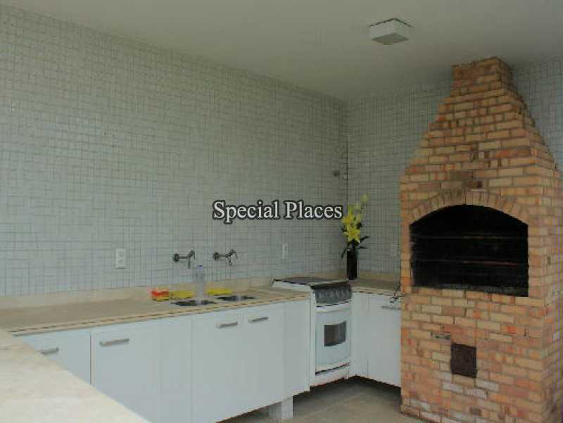 Conheça 24 churrasqueira do imóvel - Casa em Condomínio Barra, Min. Lafayette de Andrade, Barra da Tijuca, Rio de Janeiro, RJ Para Alugar, 5 Quartos, 1057m² - LOC1043T - 25 24 churrasqueira