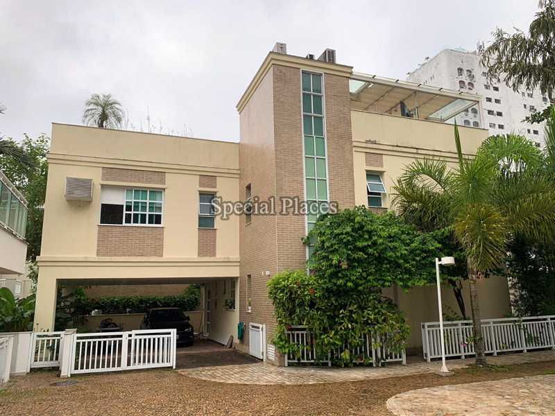 Conheça 1 fachada do imóvel - Casa em Condomínio São Conrado, São Conrado, Rio de Janeiro, RJ Para Alugar, 4 Quartos, 350m² - LOC1226A - 3 1 fachada