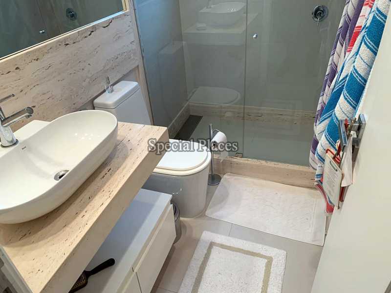 Conheça 15 banheiro do imóvel - Casa em Condomínio São Conrado, São Conrado, Rio de Janeiro, RJ Para Alugar, 4 Quartos, 350m² - LOC1226A - 16 15 banheiro