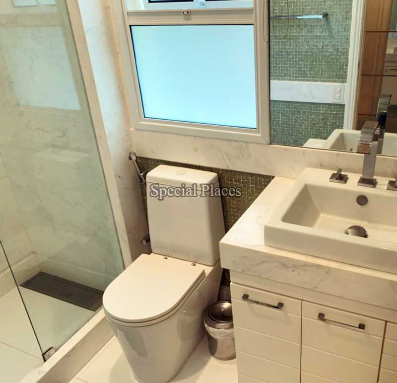 Conheça 17 banheiro do imóvel - Casa em Condomínio São Conrado, São Conrado, Rio de Janeiro, RJ Para Alugar, 4 Quartos, 350m² - LOC1226A - 18 17 banheiro