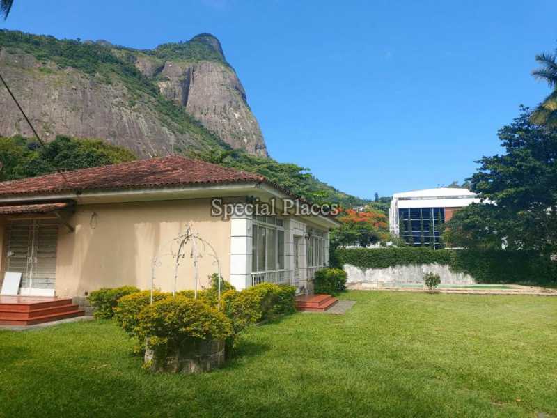 Conheça 2 FACHADA do imóvel - Casa Barra da Tijuca, Rio de Janeiro, RJ Para Alugar, 3 Quartos, 500m² - LOC1228A - 3 2 FACHADA