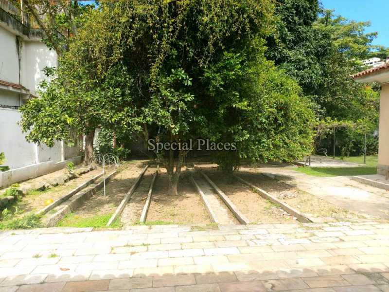 Conheça 8 JARDIM do imóvel - Casa Barra da Tijuca, Rio de Janeiro, RJ Para Alugar, 3 Quartos, 500m² - LOC1228A - 9 8 JARDIM