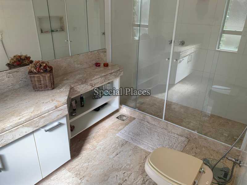 Conheça 18 banheiro do imóvel - Casa Para Alugar no Condomínio Itanhangá, Greenwood Park - Itanhangá - Rio de Janeiro - RJ - LOC1229T - 22 18 banheiro