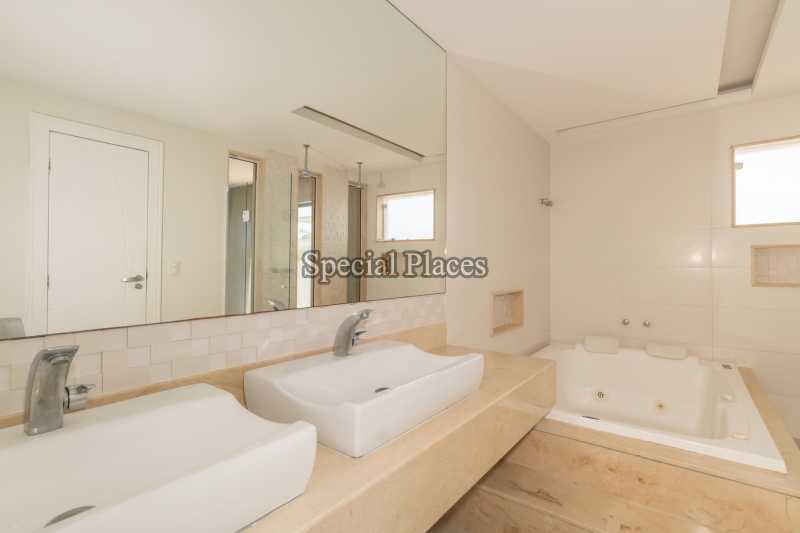 Conheça 21 banheiro suite master do imóvel - Casa em Condominio Condomínio Barra, Del Lago, Barra da Tijuca,Rio de Janeiro,RJ À Venda,5 Quartos,518m² - BAC6139 - 22 21 banheiro suite master