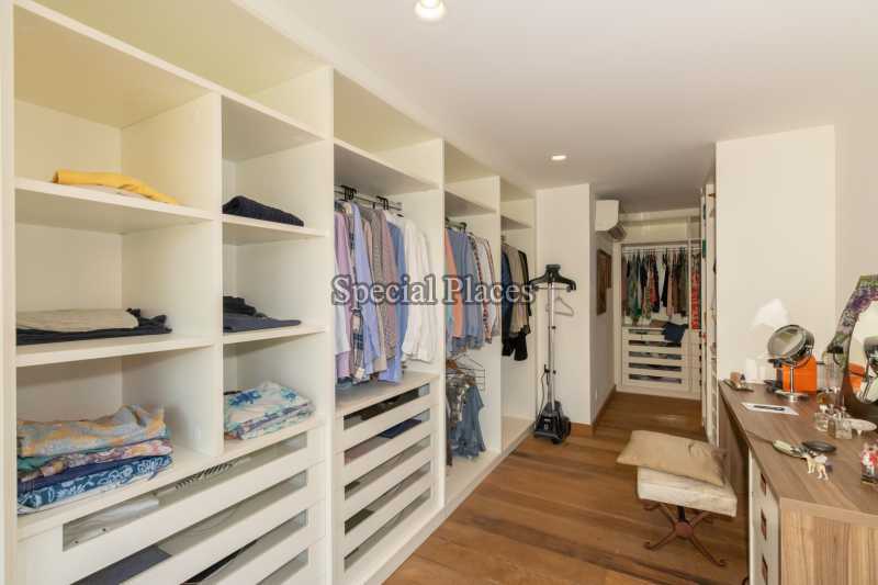 Conheça 21 closet do imóvel - Casa em Condomínio Barra, Mandala, Barra da Tijuca, Rio de Janeiro, RJ À Venda, 6 Quartos, 912m² - BAC6143 - 22 21 closet