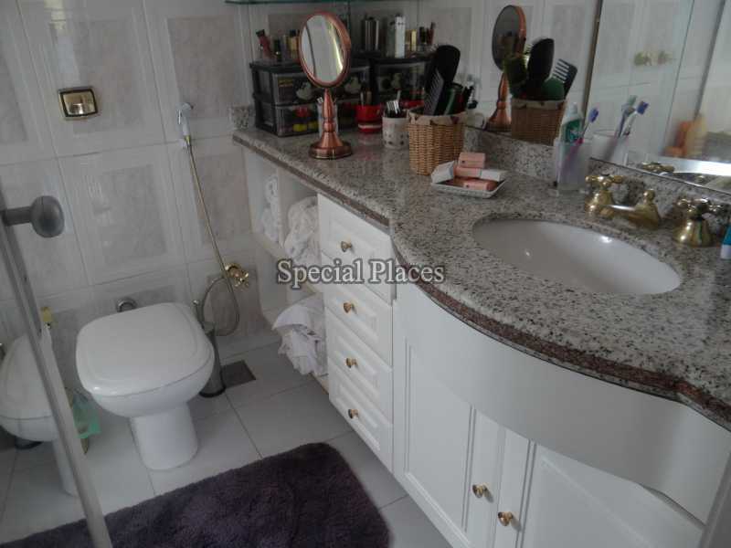 Conheça banheiro suite master do imóvel - Casa em Condomínio 5 quartos para alugar Recreio dos Bandeirantes, Rio de Janeiro - R$ 7.000 - LOC1243A - 17 banheiro suite master