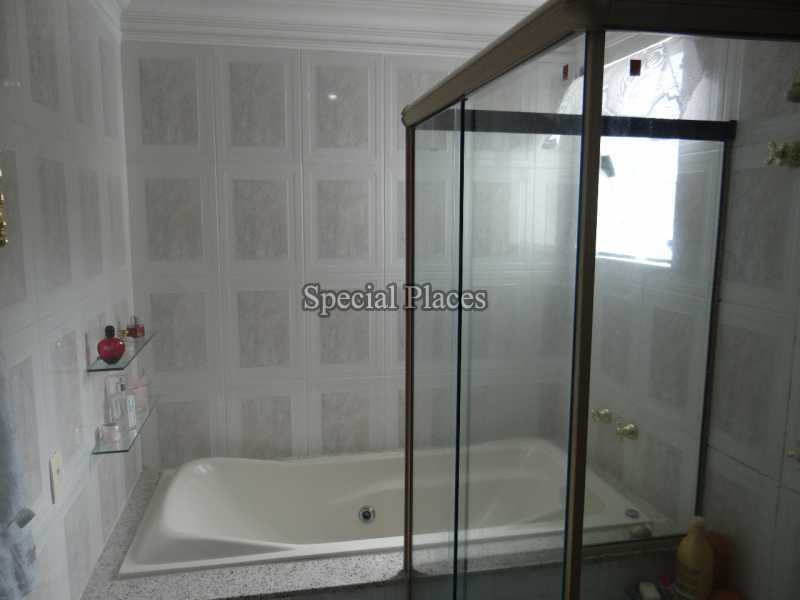 Conheça banheiro da suite master do imóvel - Casa em Condomínio 5 quartos para alugar Recreio dos Bandeirantes, Rio de Janeiro - R$ 7.000 - LOC1243A - 18 banheiro da suite master