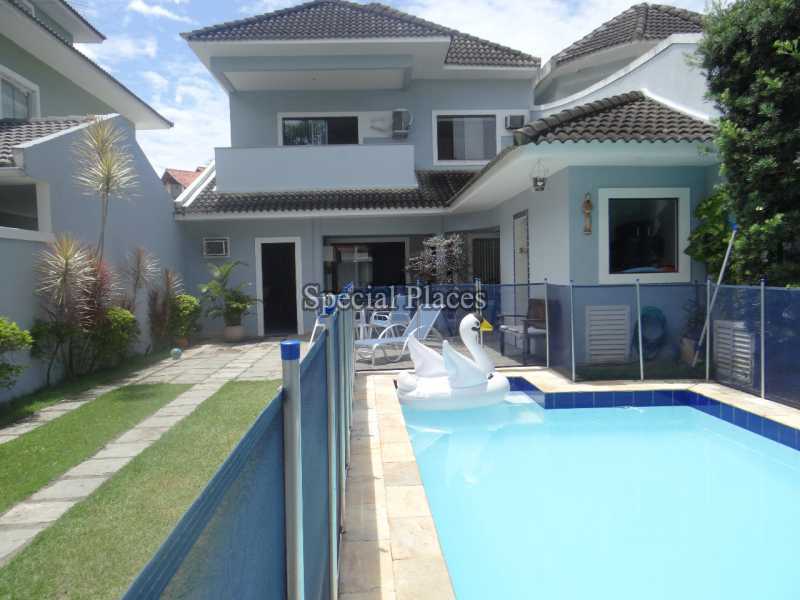 Conheça fachada do imóvel - Casa em Condomínio 5 quartos para alugar Recreio dos Bandeirantes, Rio de Janeiro - R$ 7.000 - LOC1243A - 3 fachada