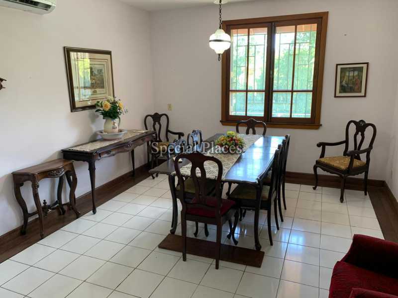 Conheça sala de jantar do imóvel - Casa em frente a Cachoeirinha natural! - LOC1245A - 9 sala de jantar