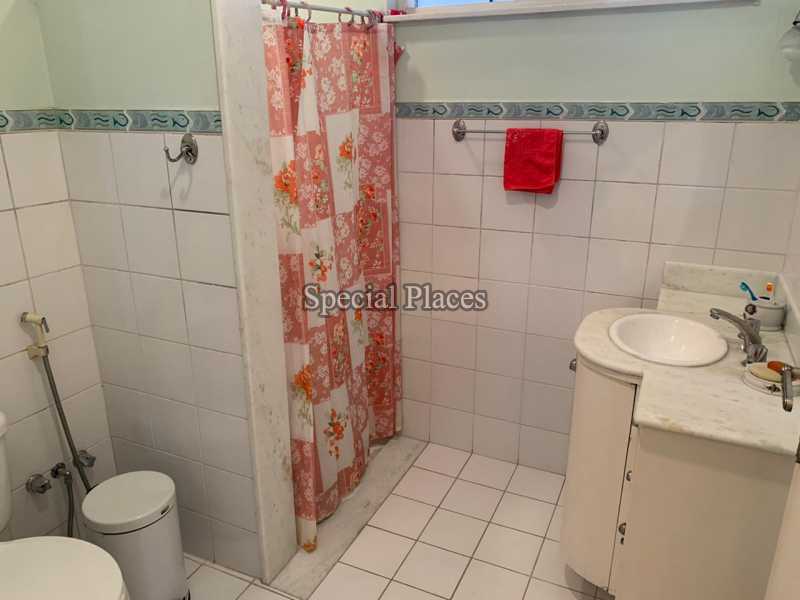 Conheça banheiro suite do imóvel - Casa em frente a Cachoeirinha natural! - LOC1245A - 18 banheiro suite