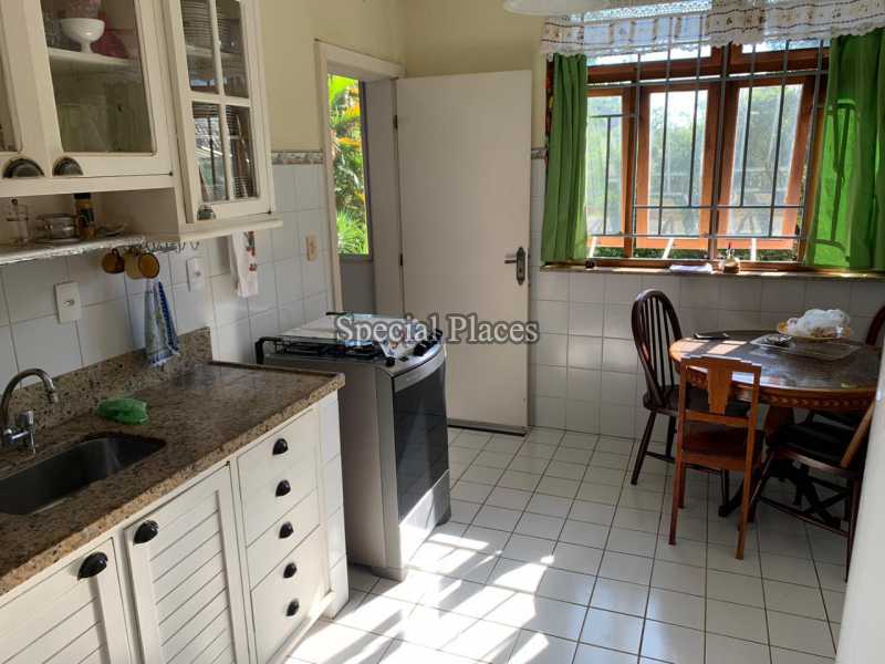 Conheça copa cozinha do imóvel - Casa em frente a Cachoeirinha natural! - LOC1245A - 11 copa cozinha