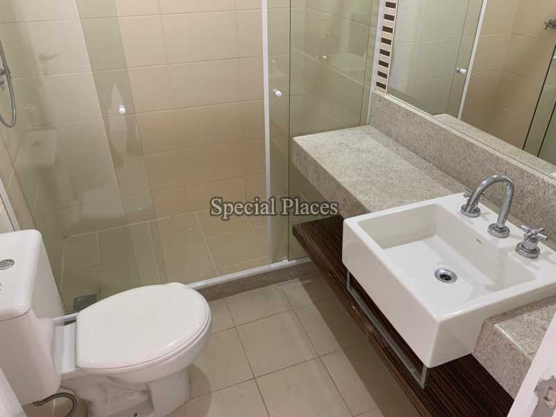 Conheça BANHEIRO SUITE 5 do imóvel - Casa em Condomínio Itanhangá, Reserva, Itanhangá, Rio de Janeiro, RJ Para Alugar, 5 Quartos, 379m² - LOC1246A - 22 BANHEIRO SUITE 5