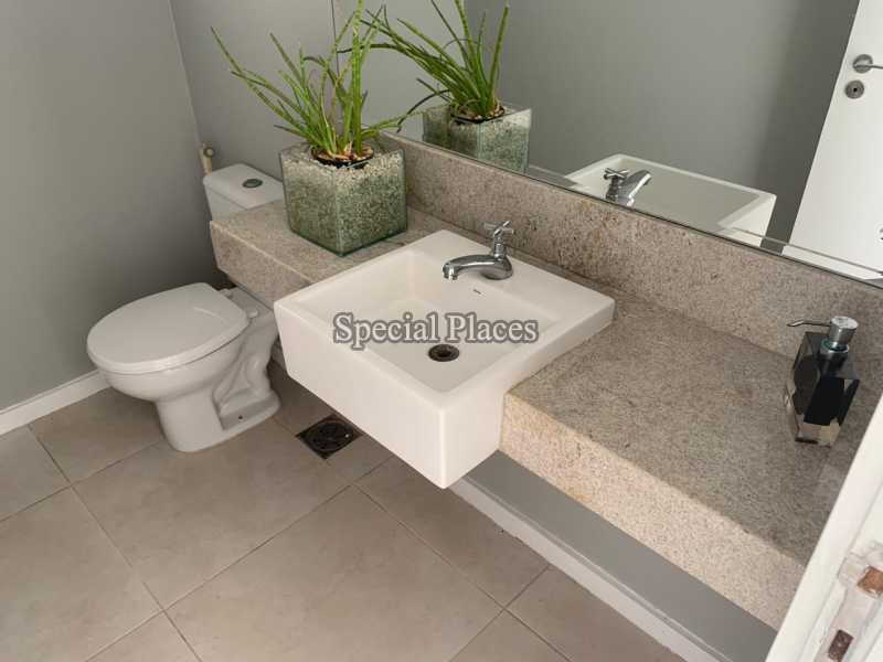 Conheça LAVABO do imóvel - Casa em Condomínio Itanhangá, Reserva, Itanhangá, Rio de Janeiro, RJ Para Alugar, 5 Quartos, 379m² - LOC1246A - 8 LAVABO
