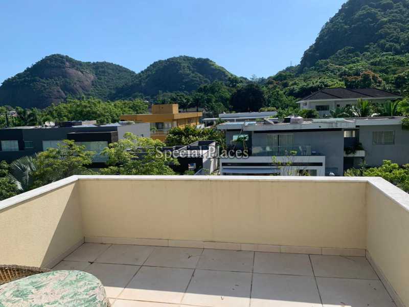 Conheça VARANDA SOTÃO do imóvel - Casa em Condomínio Itanhangá, Reserva, Itanhangá, Rio de Janeiro, RJ Para Alugar, 5 Quartos, 379m² - LOC1246A - 23 VARANDA SOTÃO