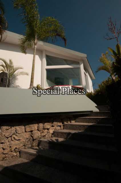 Conheça fachada final do imóvel - Casa em Condomínio Barra, Quintas do Rio, Barra da Tijuca, Rio de Janeiro, RJ Para Alugar, 4 Quartos, 660m² - LOC1247 - 21 fachada final