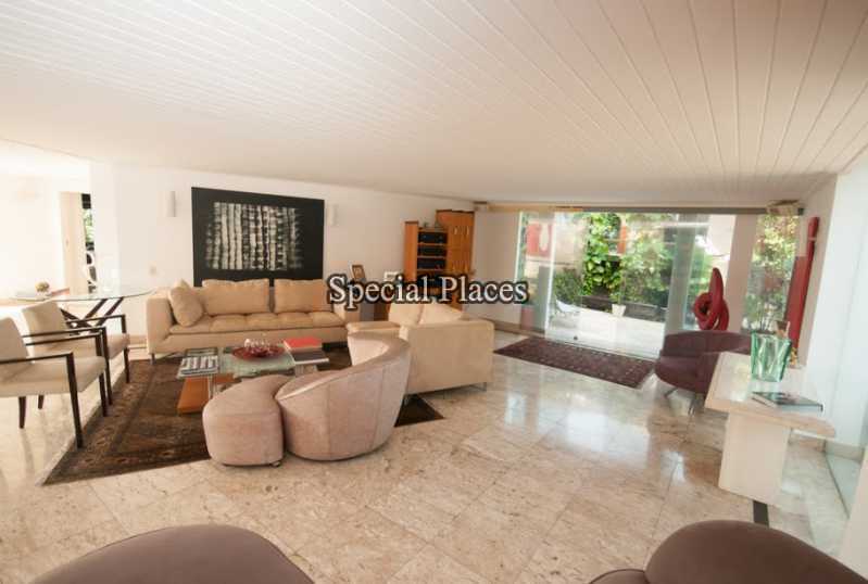 Conheça salão do imóvel - Casa em Condomínio Barra, Quintas do Rio, Barra da Tijuca, Rio de Janeiro, RJ Para Alugar, 4 Quartos, 660m² - LOC1247 - 5 salão