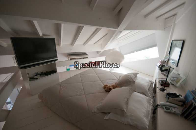 Conheça suite master do imóvel - Casa em Condomínio Barra, Quintas do Rio, Barra da Tijuca, Rio de Janeiro, RJ Para Alugar, 4 Quartos, 660m² - LOC1247 - 17 suite master