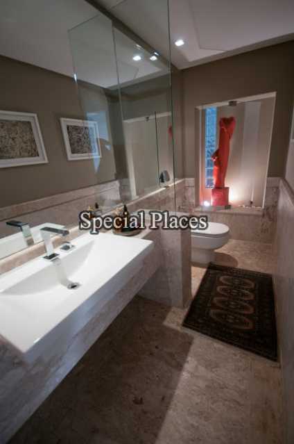 Conheça banheiro suite master do imóvel - Casa em Condomínio Barra, Quintas do Rio, Barra da Tijuca, Rio de Janeiro, RJ Para Alugar, 4 Quartos, 660m² - LOC1247 - 18 banheiro suite master