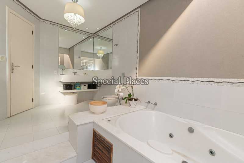 Conheça banheiro suite master do imóvel - Casa em Condomínio 5 quartos à venda Barra da Tijuca, Rio de Janeiro - R$ 3.680.000 - BAC6180 - 27 banheiro suite master