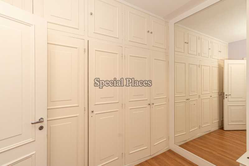 Conheça CLOSET QUARTO do imóvel - Casa em Condomínio 4 quartos à venda Itanhangá, Rio de Janeiro - R$ 4.500.000 - BAC6206 - 29 CLOSET QUARTO - Casa em Condomínio 4 quartos à venda Itanhangá, Rio de Janeiro - R$ 4.500.000 - BAC6206 - 29