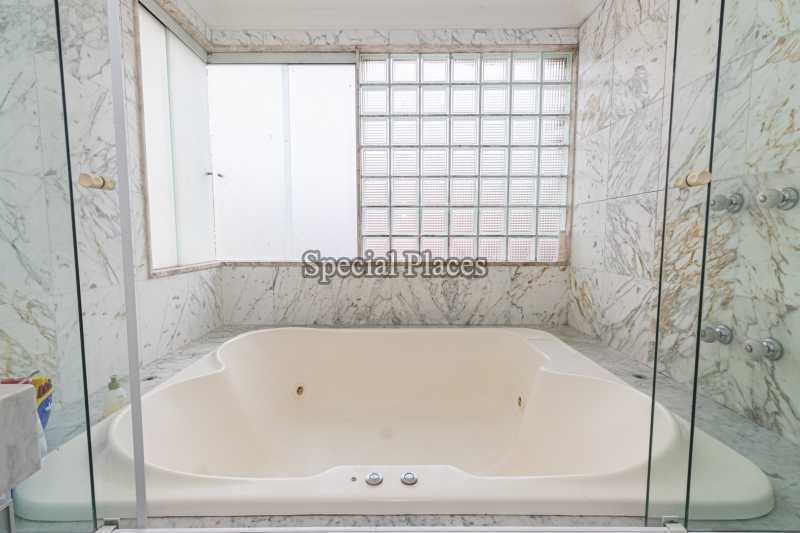 Conheça BANHEIRO DA SUÍTE do imóvel - Casa em Condomínio 5 quartos à venda Itanhangá, Rio de Janeiro - R$ 4.350.000 - BAC6207 - 30 BANHEIRO DA SUÍTE