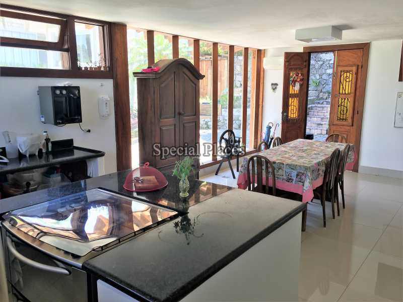 Conheça COPA COZINHA do imóvel - Casa À Venda no Condomínio Itanhangá, Portinho do Massarú - Itanhangá - Rio de Janeiro - RJ - BAC2859 - 13 COPA COZINHA
